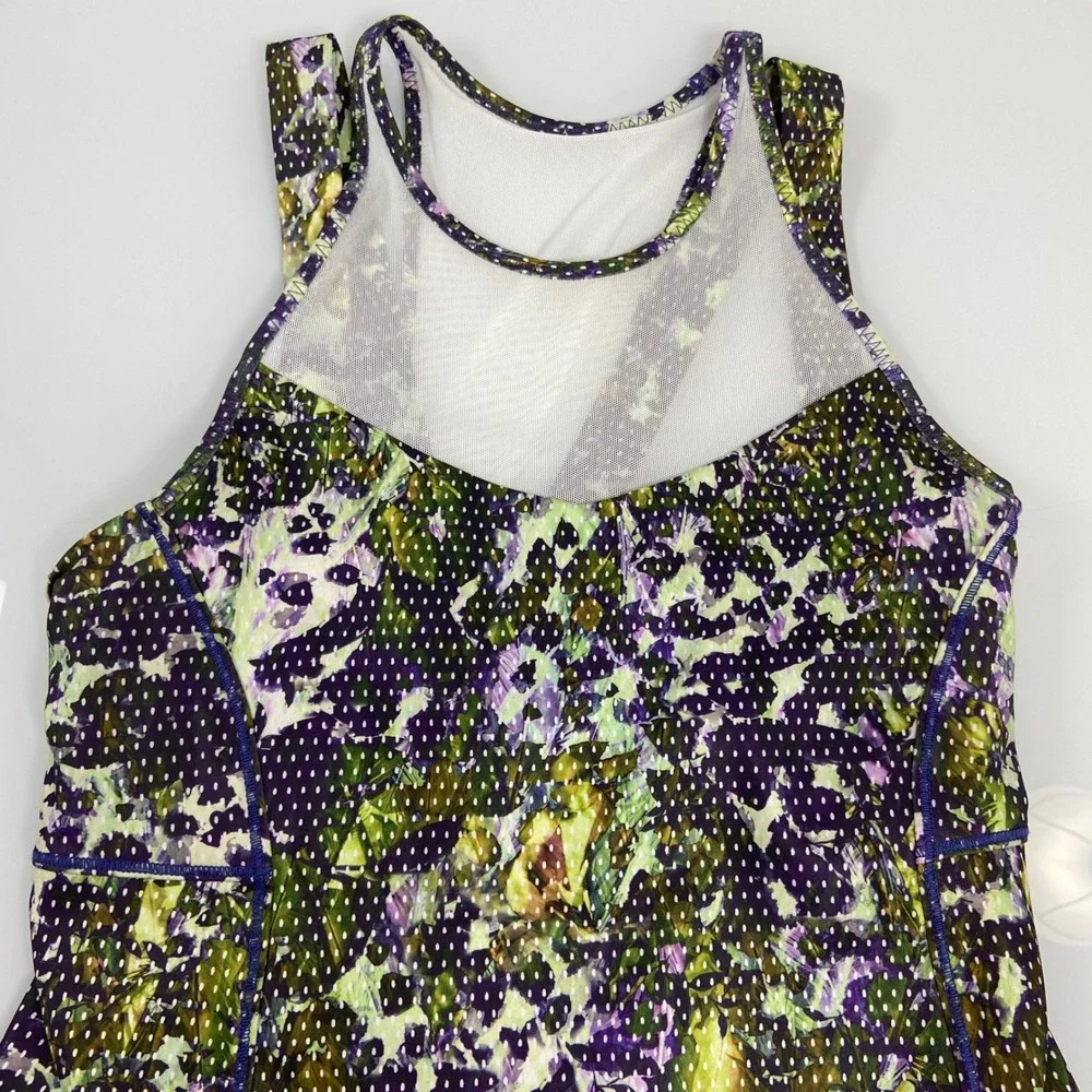 Lululemon Athletica Workout Tank Top Size 4 Geometric Print‎ Mesh Built in Bra